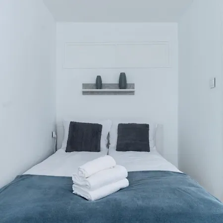 Ocean Blue Apartment *